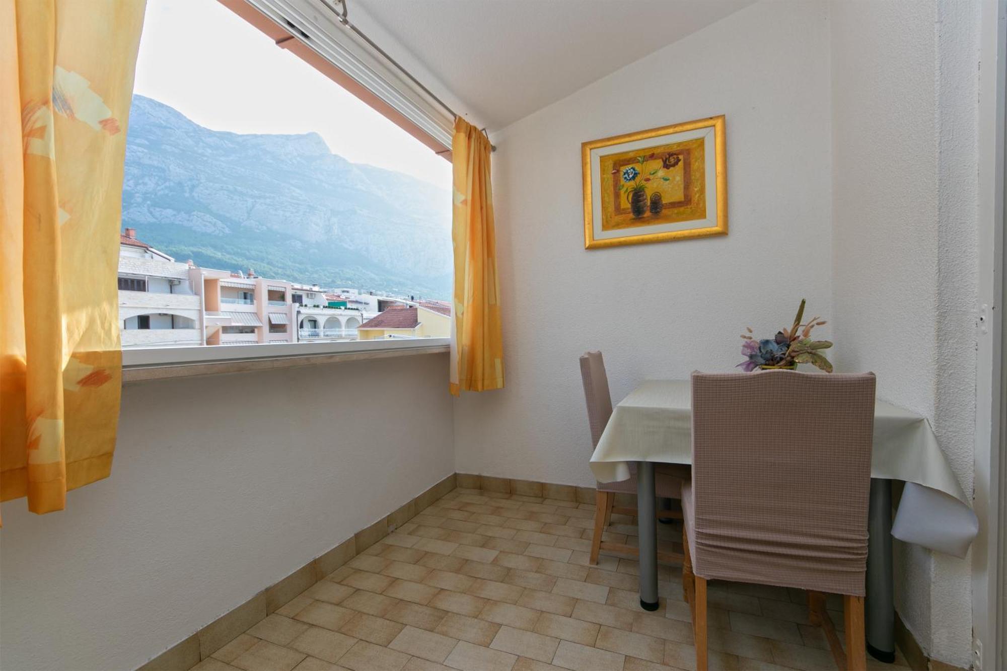 Apartment 2 *