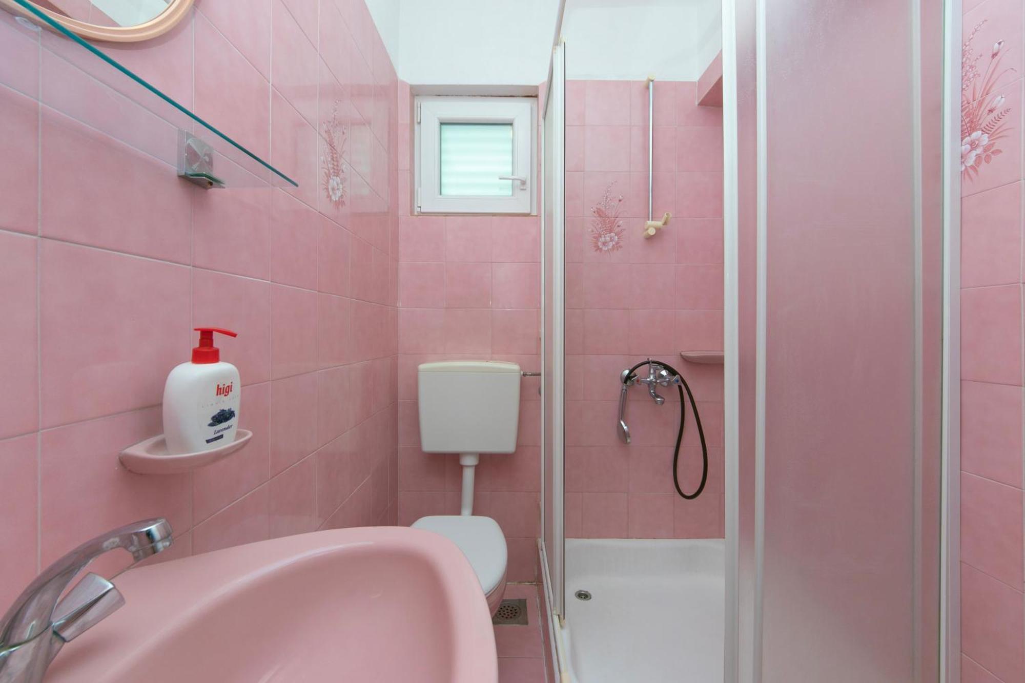 2 Apartment *
