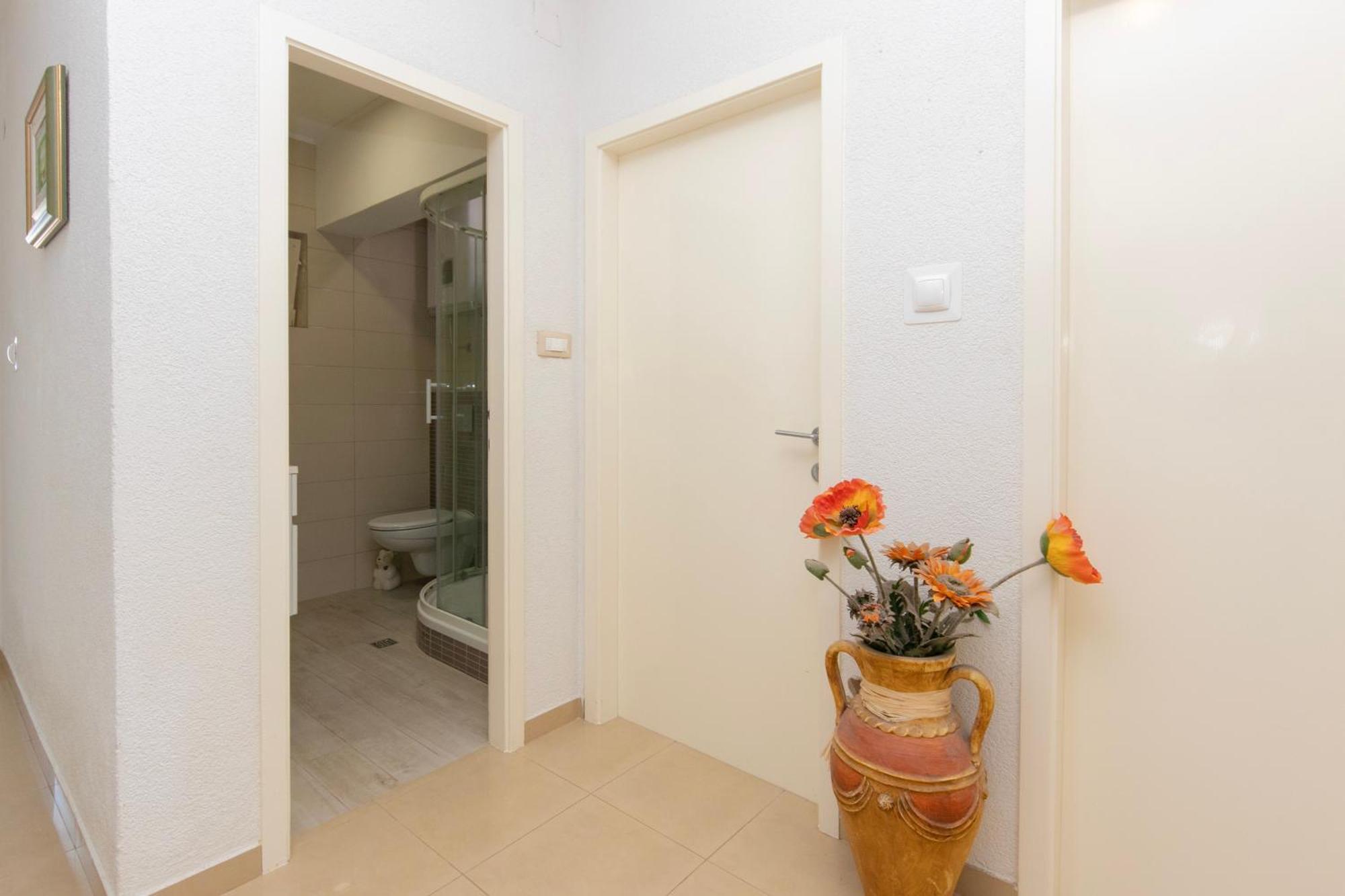 2 Apartment *