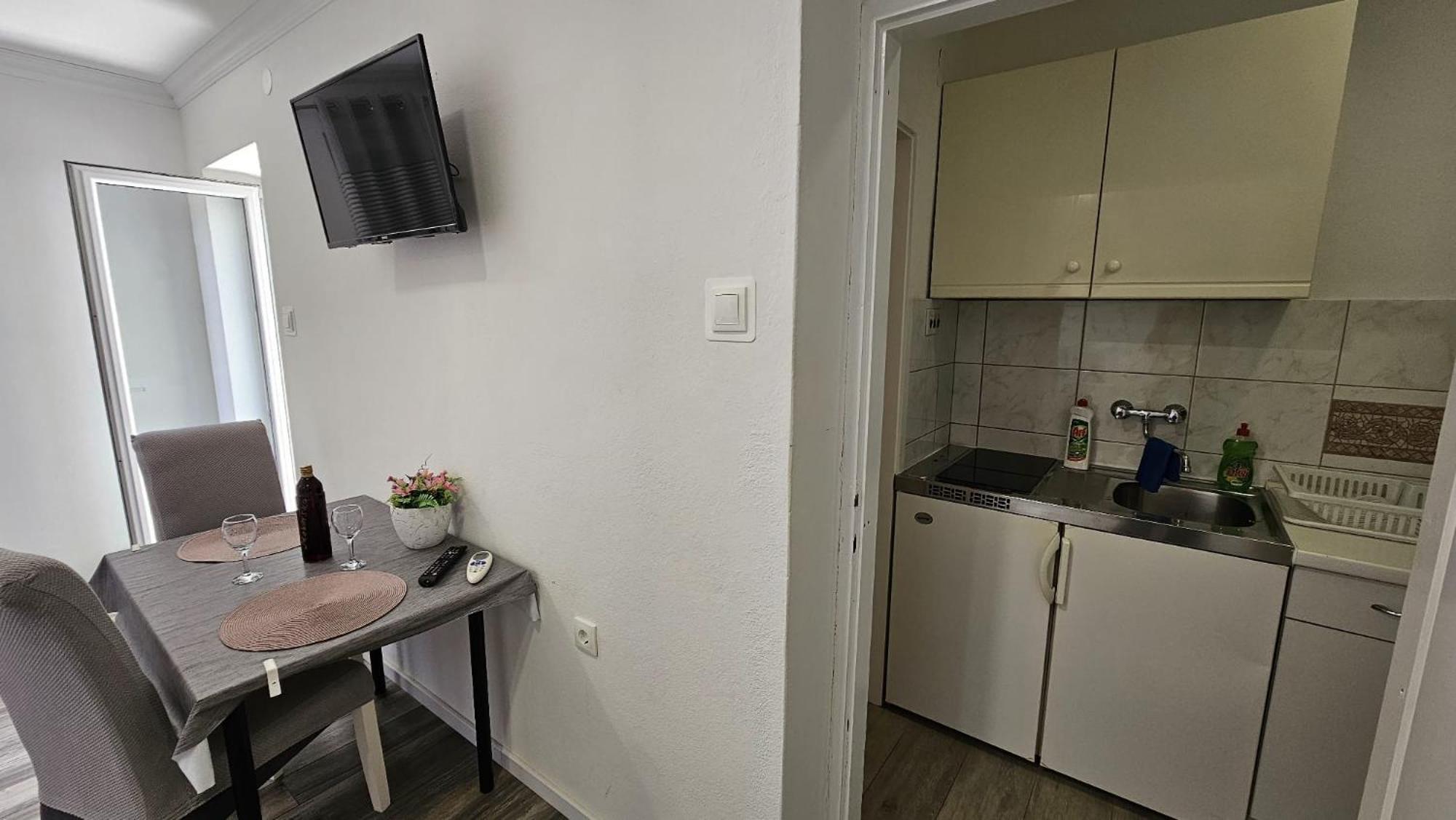 Apartment 2 *