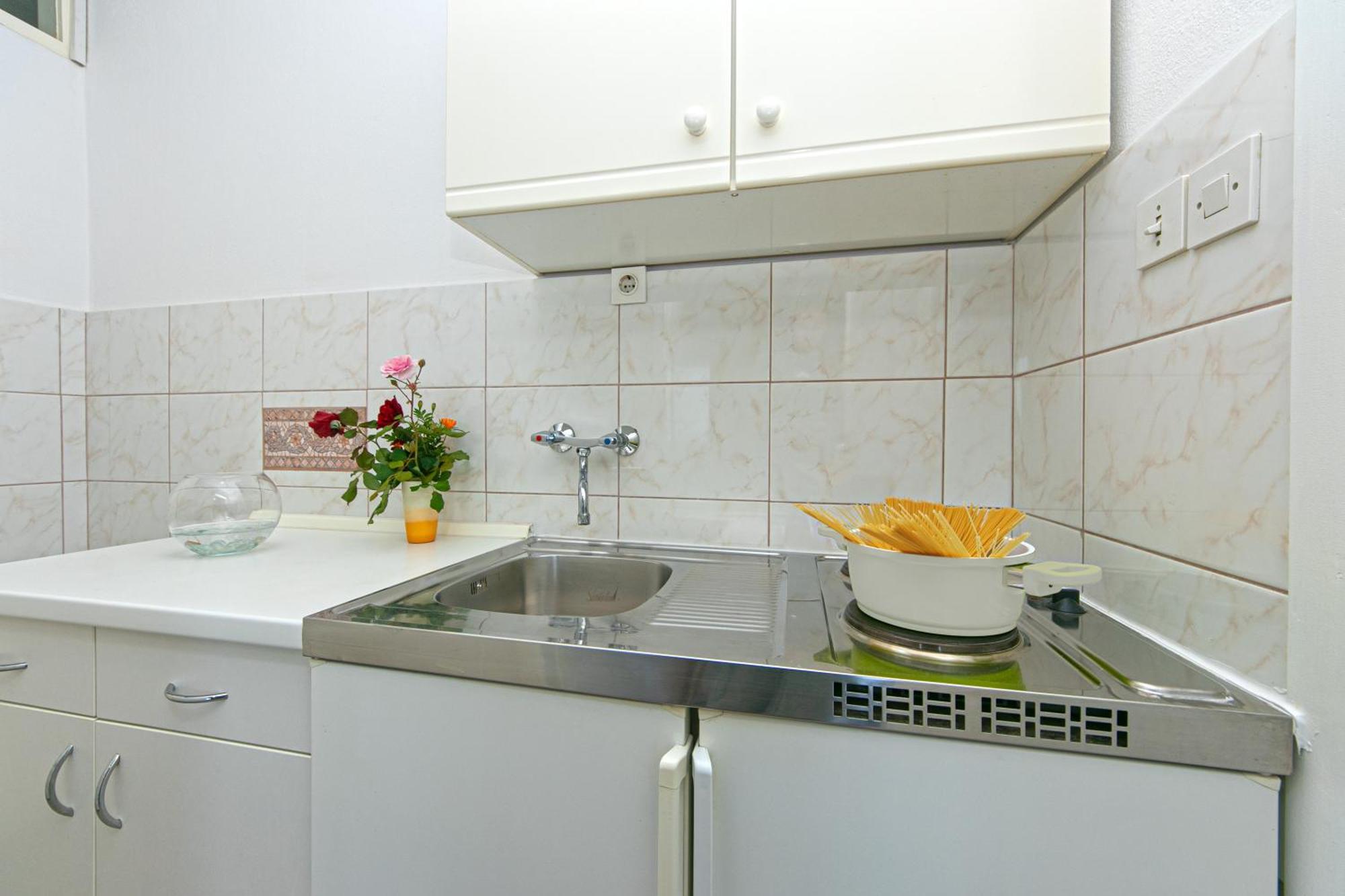 2 * Makarska